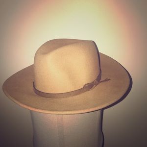 Brown Wool Hat with Bow - Ecote, Urban Outfitters